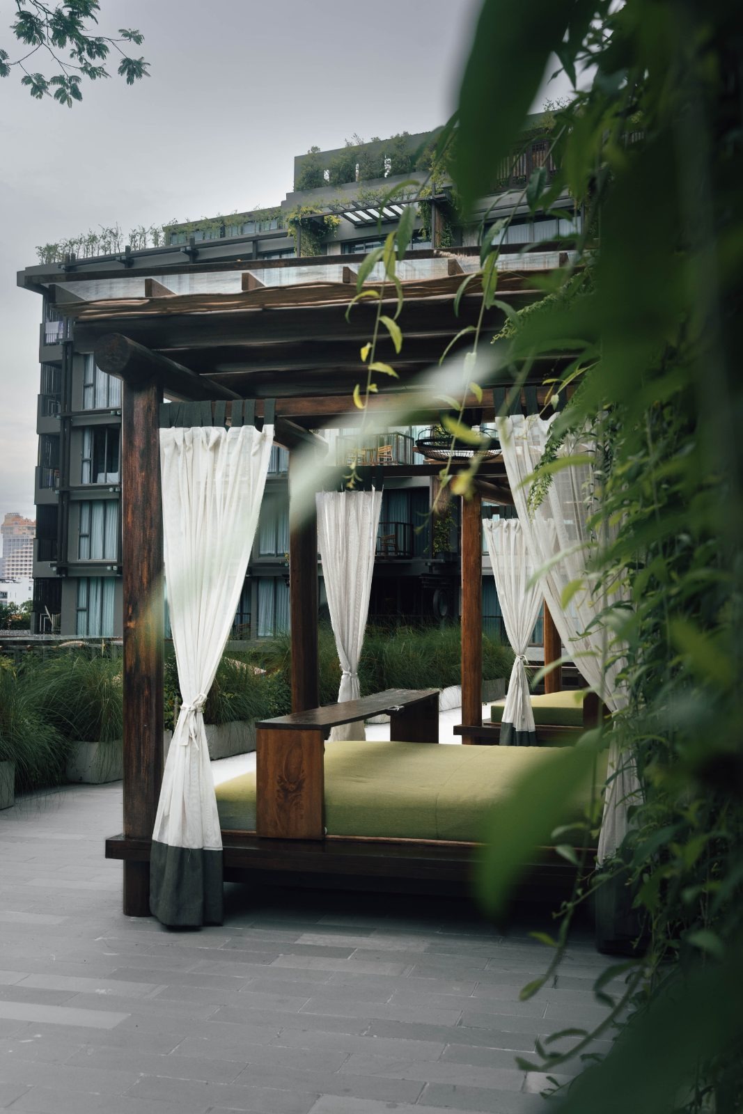 Poolside — Cabana Daybed